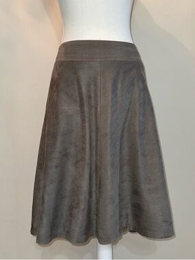 Suede Skirt in Taupe